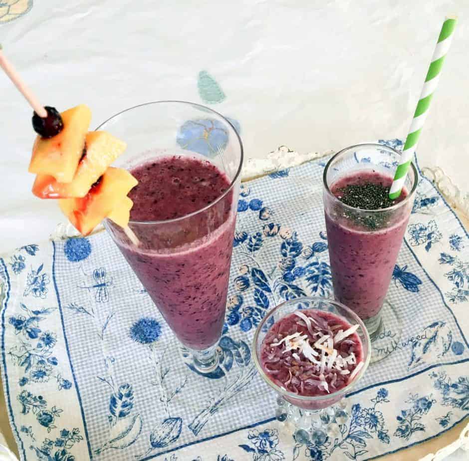 Tropical Smoothie with Wild Blueberries, mango and macadamia nuts