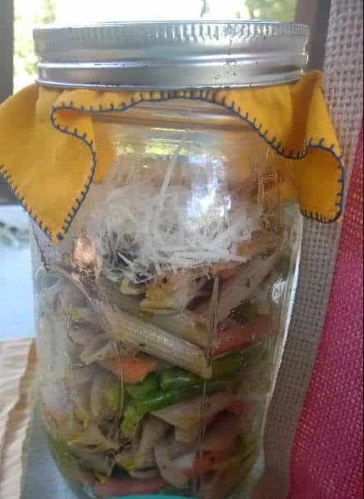Pasta salad in a Jar makes a great lunch for work.